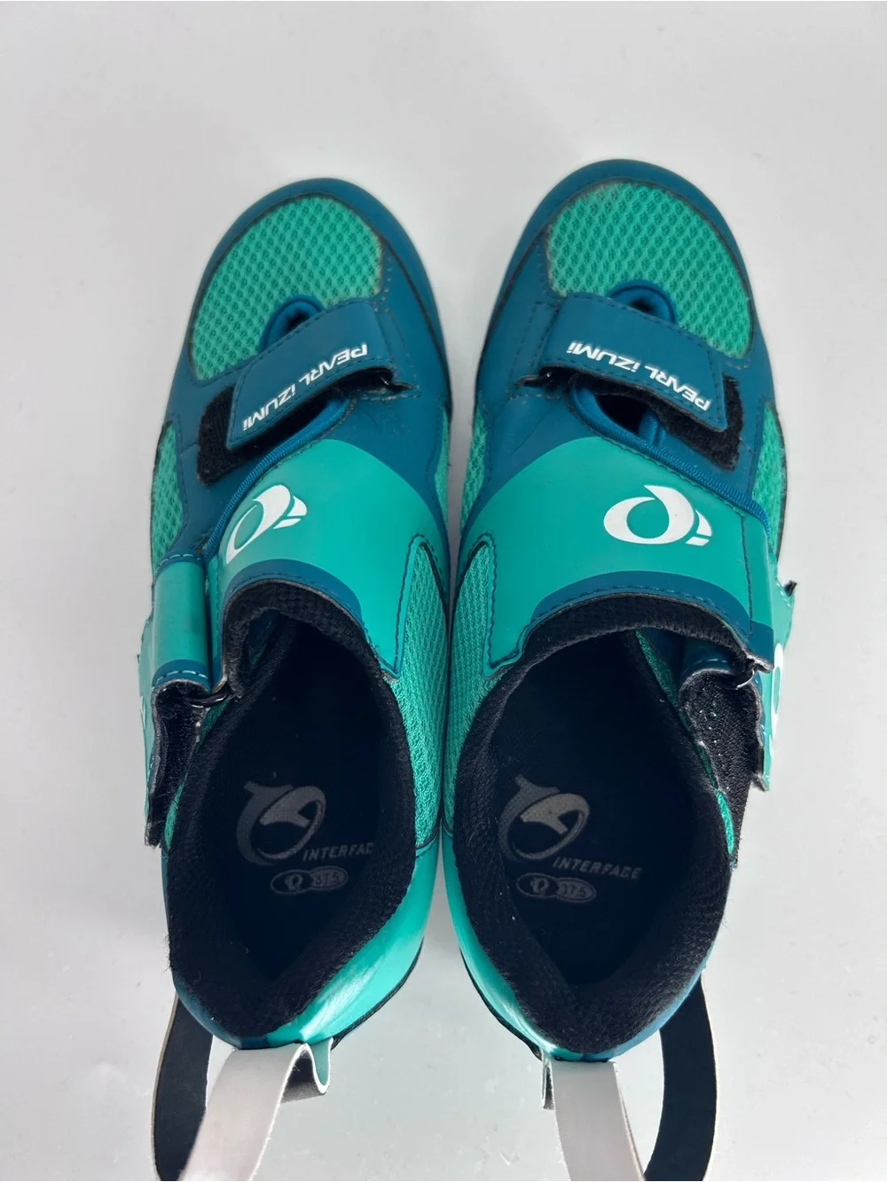 Pearl Izumi Women’s Tri Fly V bicycle‎ cleats - UK 37.5 or US 7